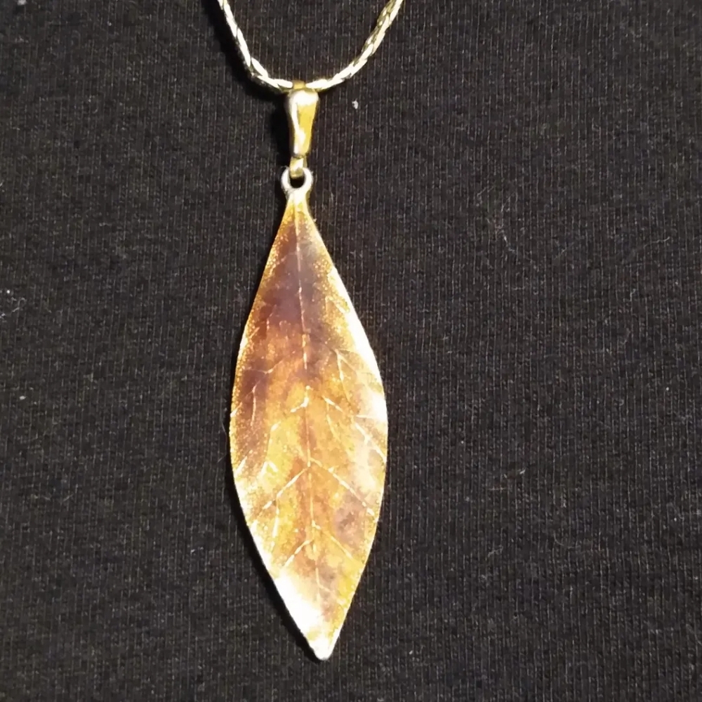 Amber resin necklace